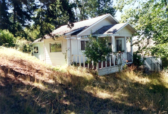 a little house on the side of a mountain in Ashland, Oregon